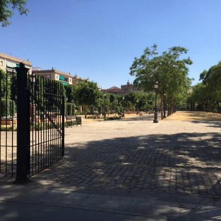 Apartamento A Estrenar Frente A La Plaza De Espana Seville Luaran gambar